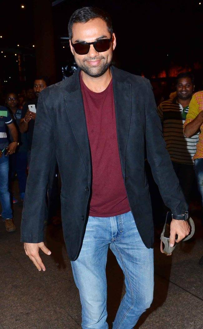 Celeb Spotting: IIFA से लौटीं मलाइका अरोड़ा, देखें कहां व्यस्त हैं बाकी सिलेब्स