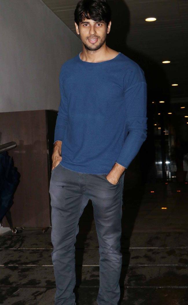 Celeb Spotting: IIFA से लौटीं मलाइका अरोड़ा, देखें कहां व्यस्त हैं बाकी सिलेब्स