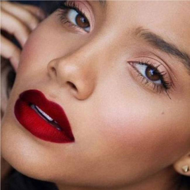 होठों की खूबसूरती बढ़ा देंगे ये 7 कमाल के टिप्स...