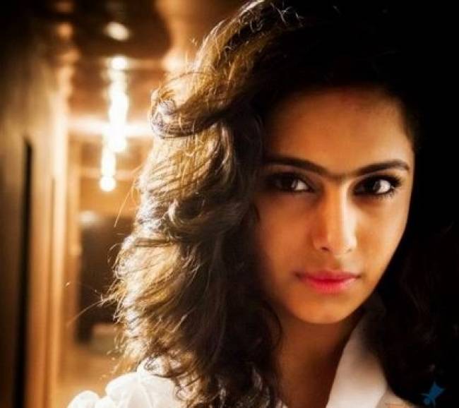 बर्थडे पर देखें टीवी की 'बालिका वधू' के ग्लैमरस अवतार...