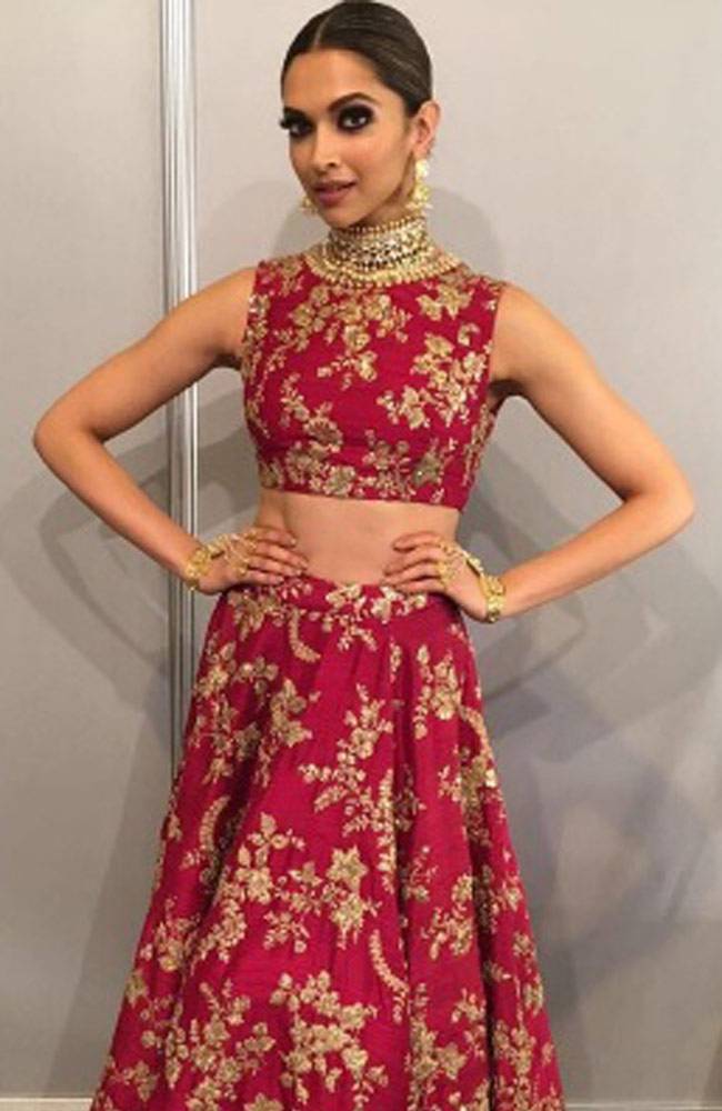 IIFA में दीपिका का लुक देख आप कहेंगे WOW !!