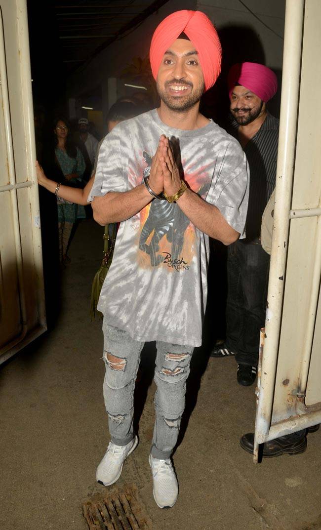 'उड़ता पंजाब' की स्क्रीनिंग पर शाहरुख, आलिया, शाहिद समेत पहुंचे कई सितारे