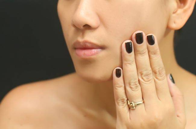 अगर मेकअप आपकी त्वचा को खराब कर रहा है तो...