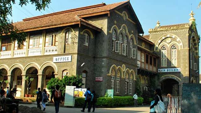 हर साइंस स्टूडेंट देखता है इन 10 कॉलेजों में पढ़ने का सपना...