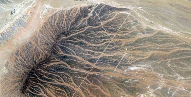 देखें तस्वीरें, अंतरिक्ष से कैसी नजर आती है हमारी धरती...