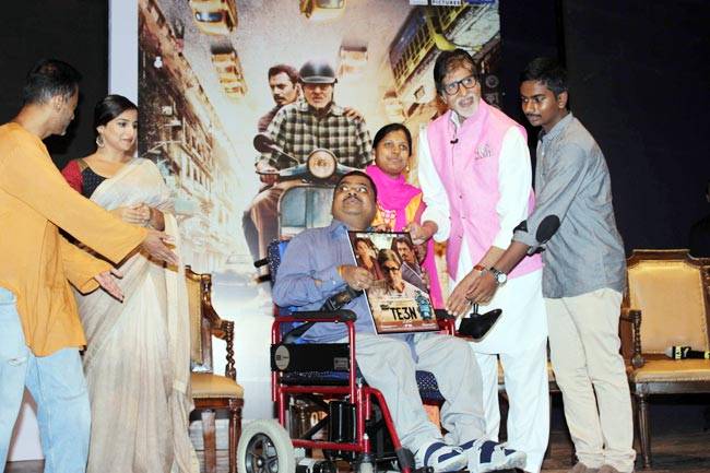 'तीन' के ग्रैंड इवेंट में अमिताभ संग नजर आईं विद्या बालन...