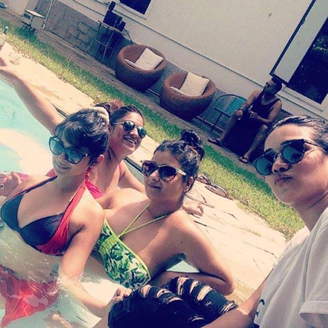 होश उड़ा देगा संस्कारी बहुओं का Bold Bikini अवतार...