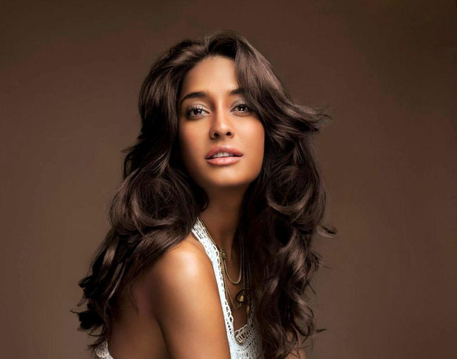 खूबसूरत लीजा हेडन Happy birthday