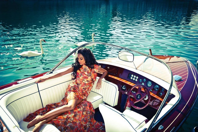 खूबसूरत लीजा हेडन Happy birthday