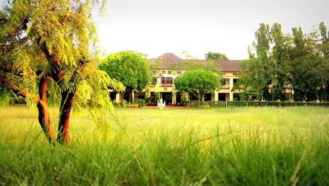 हर साइंस स्टूडेंट देखता है इन 10 कॉलेजों में पढ़ने का सपना...