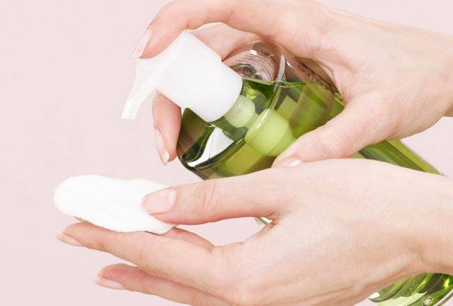 अगर मेकअप आपकी त्वचा को खराब कर रहा है तो...