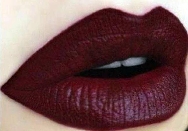 दीपिका-करीना की तरह आप भी रेड लि‍पस्टिक लगाती हैं तो...