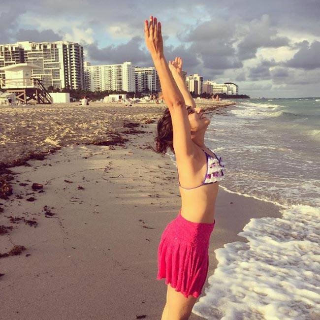 होश उड़ा देगा संस्कारी बहुओं का Bold Bikini अवतार...