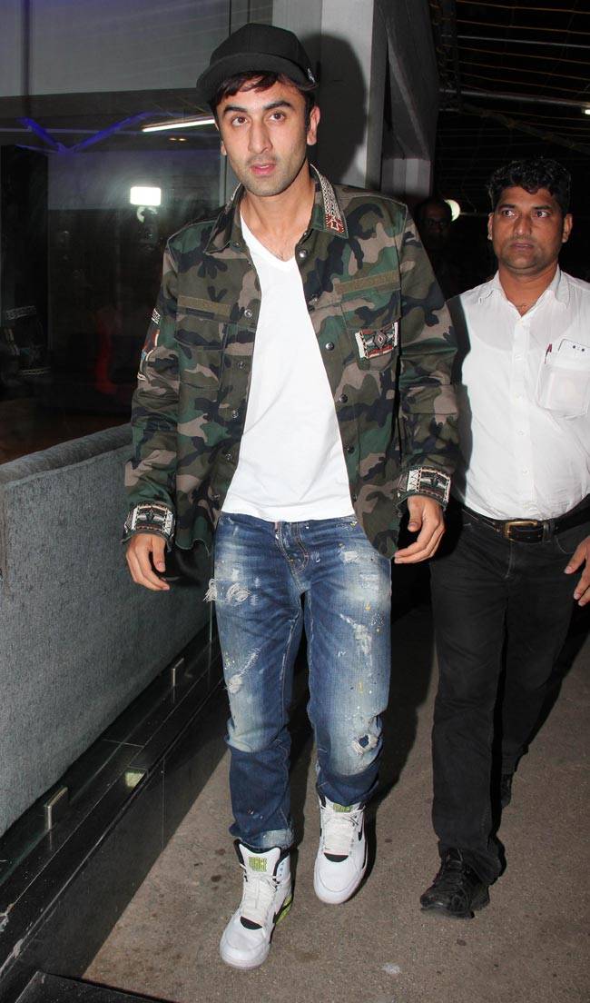 'उड़ता पंजाब' की स्क्रीनिंग पर शाहरुख, आलिया, शाहिद समेत पहुंचे कई सितारे