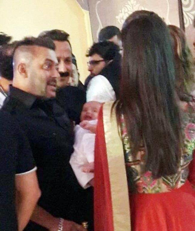 नए हेयरस्टाइल में कहां दिखे सलमान, जानें यहां...