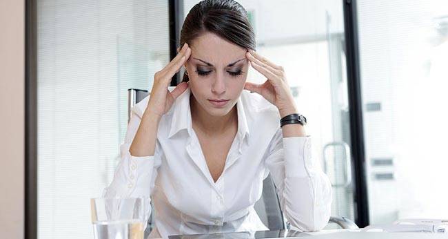 जानें पैरों में दर्द और डिप्रेशन का क्या कनेक्शन है...