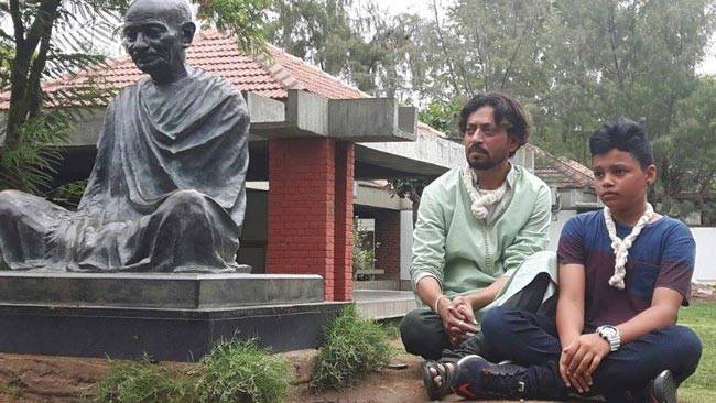 इरफान खान ने बेटे के साथ इस तरह मनाया 'फादर्स डे'