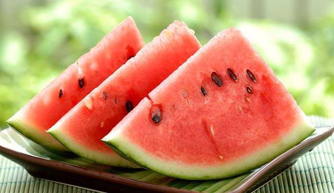 हेल्दी बेबी के लिए प्रेग्नेंट महिलाओं को खाने चाहिए ये फल...