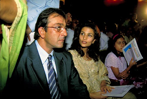 संजय दत्त के B'day पर देखें उनकी अनदेखी तस्वीरें