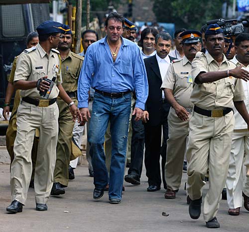 संजय दत्त के B'day पर देखें उनकी अनदेखी तस्वीरें