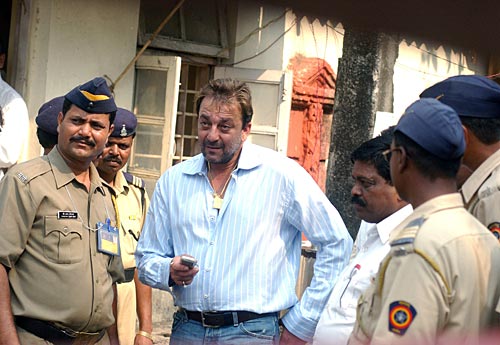 संजय दत्त के B'day पर देखें उनकी अनदेखी तस्वीरें