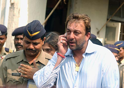 संजय दत्त के B'day पर देखें उनकी अनदेखी तस्वीरें