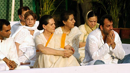 संजय दत्त के B'day पर देखें उनकी अनदेखी तस्वीरें