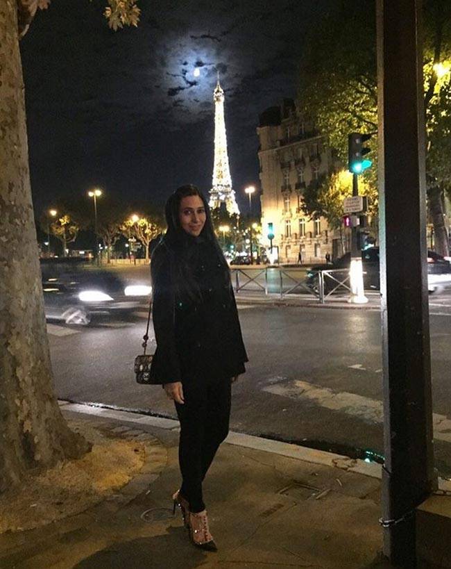 तलाक के बाद छुट्टियों पर गईं करिश्मा, देखें तस्वीरें...