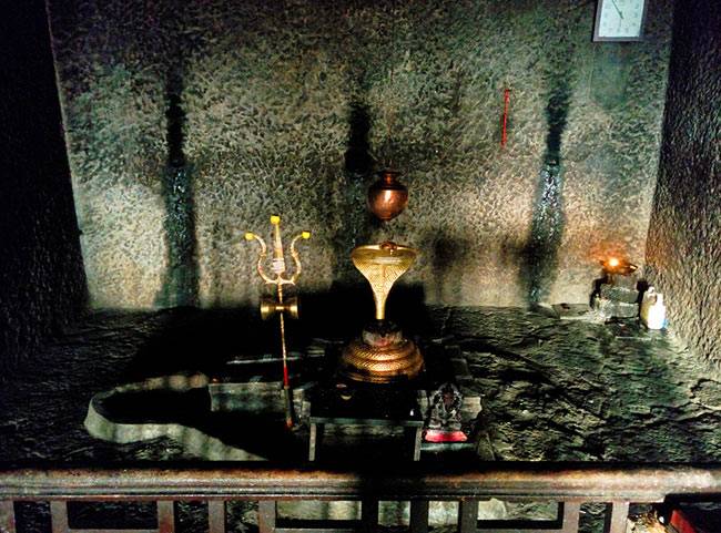 शिवरात्रि पर करें 12 ज्योतिर्लिंग के दर्शन...