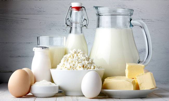 हर महिला को रोजाना खानी चाहिए ये 8 चीजें...