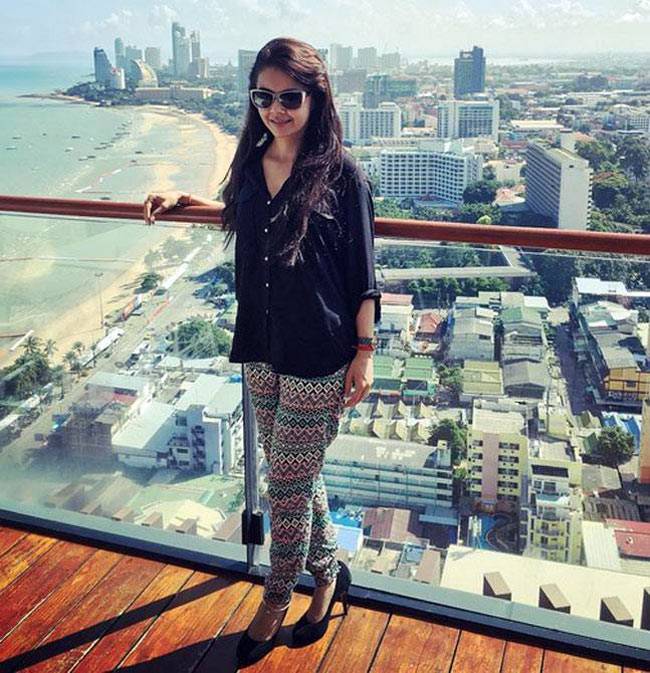 थाईलैंड में छुट्टियां मना रही हैं 'गोपी बहू', देखें तस्वीरें