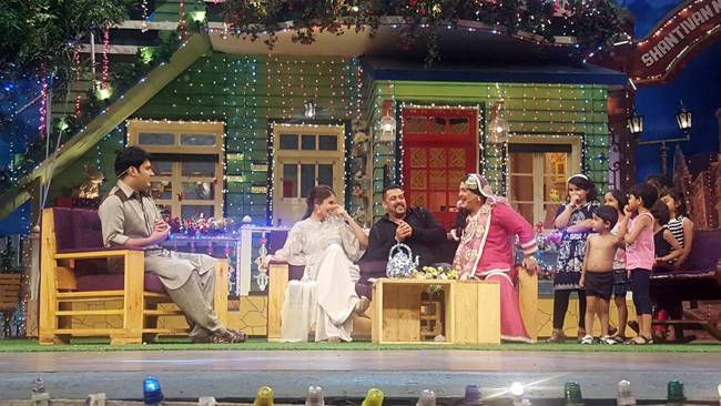 'द कपिल शर्मा शो' के सेट पर सलमान, कपिल की खुशी का ठिकाना नहीं