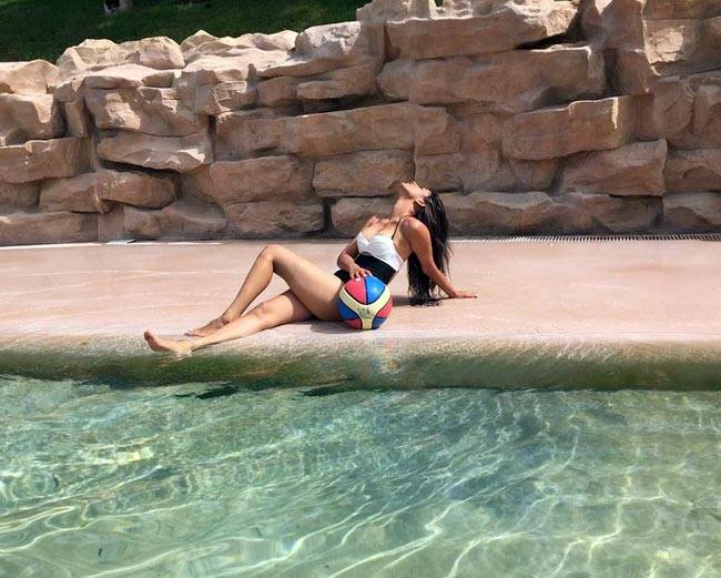 'जमाई राजा' की इस एक्ट्रेस का देखें बेहद बोल्ड अंदाज...