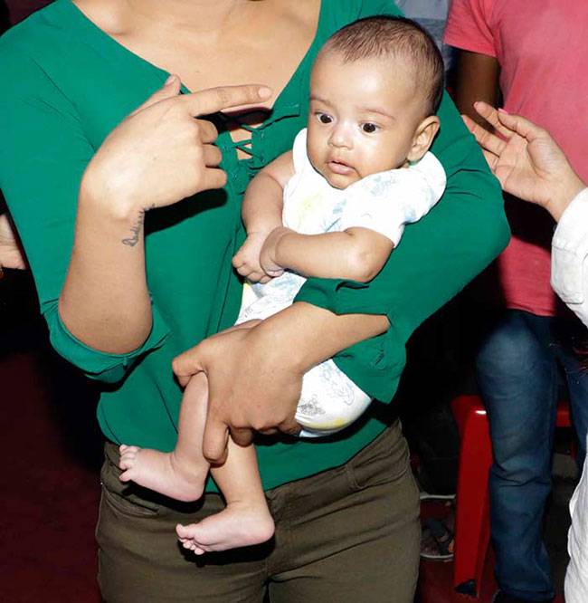 Don't miss: सलमान के क्यूट भांजे संग प्रियंका की तस्वीरें