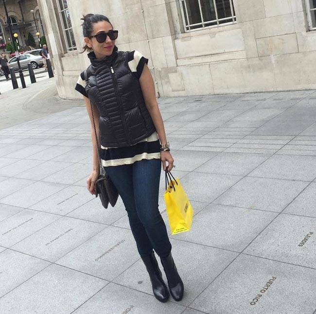 तलाक के बाद छुट्टियों पर गईं करिश्मा, देखें तस्वीरें...