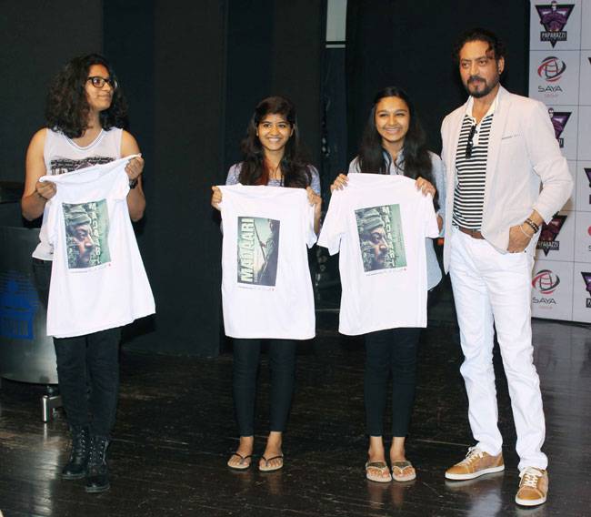 एयरपोर्ट पर नजर आए लव बर्ड्स आलिया और सिद्धार्थ, देखें तस्वीरें...