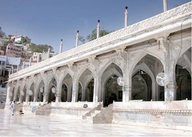 ये हैं देश की 12 मशहूर मस्जिदें...