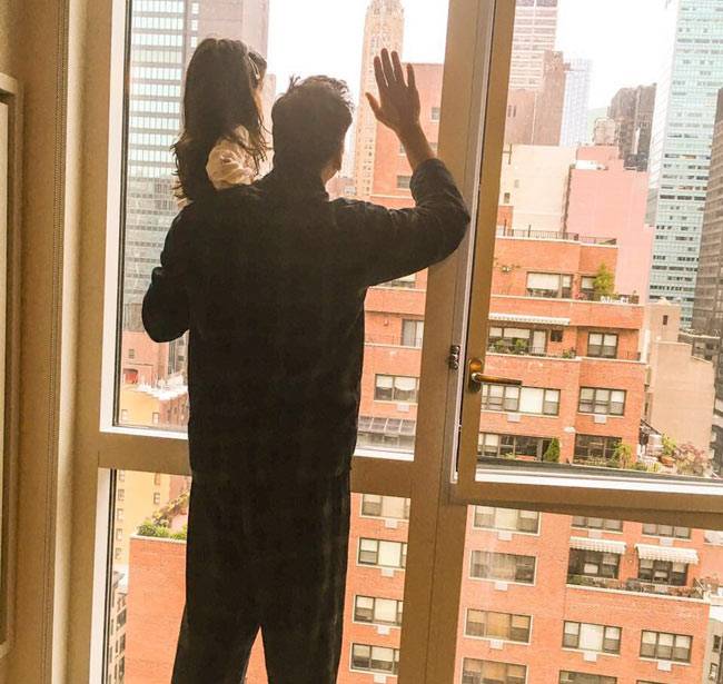 छुट्टियां मना कर बीवी, बेटी संग मुंबई लौटे अक्षय कुमार