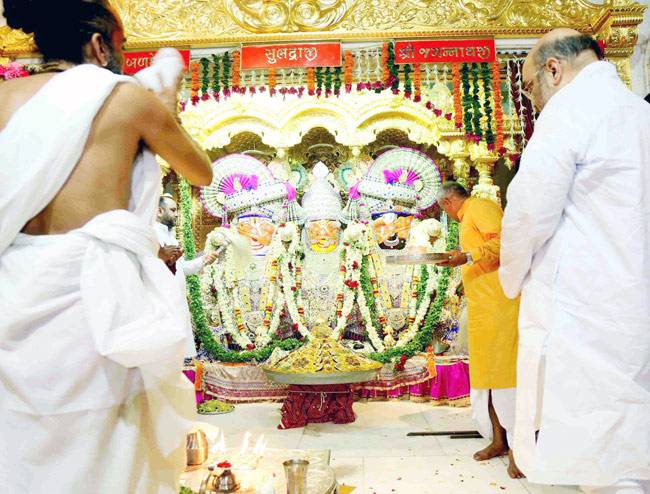 धूमधाम से निकली भगवान जगन्‍नाथ की रथ यात्रा, यहां करें दर्शन...