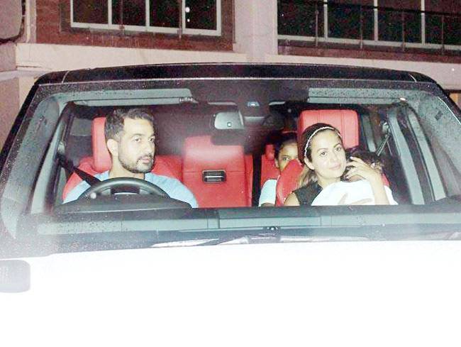 सलमान ने पूरी रात यूलिया आैर फैमिली संग सेलिब्रेट की 'सुल्तान' की सक्सेस पार्टी