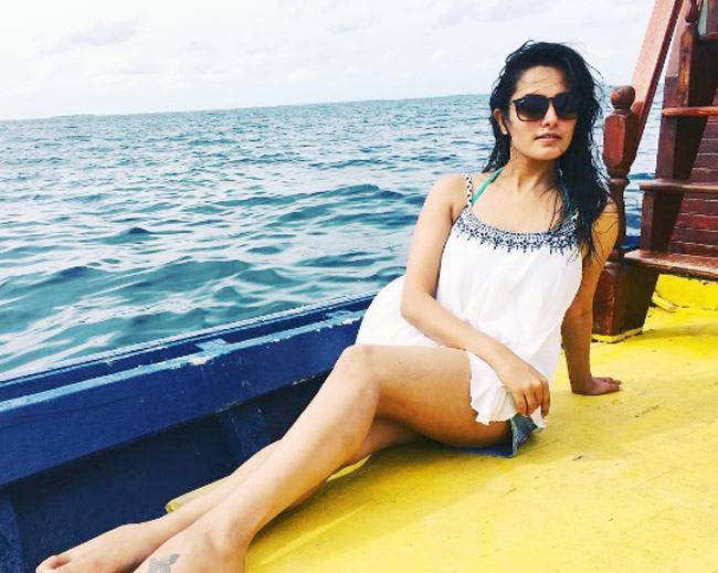 बिकिनी पहन वेकेशन एन्जॉय कर रहीं हैं टीवी की ये बहू...