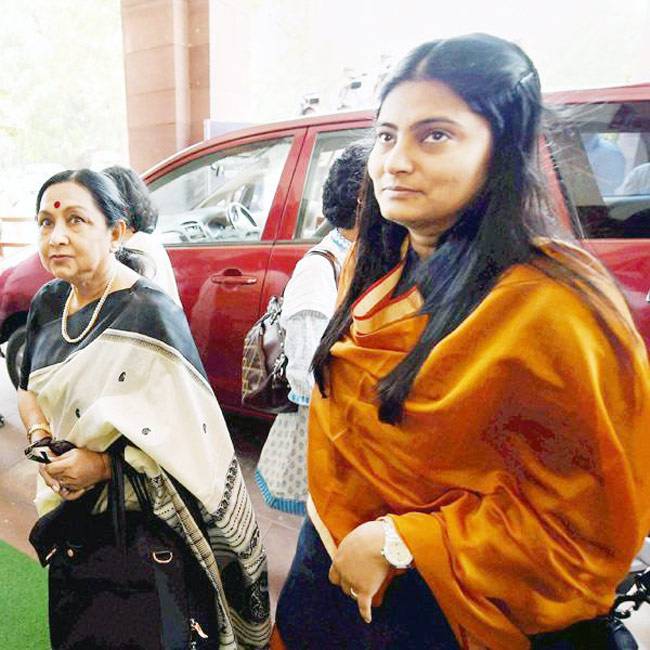 मोदी कैबिनेट की सबसे युवा मंत्री बनीं अनुप्रिया पटेल