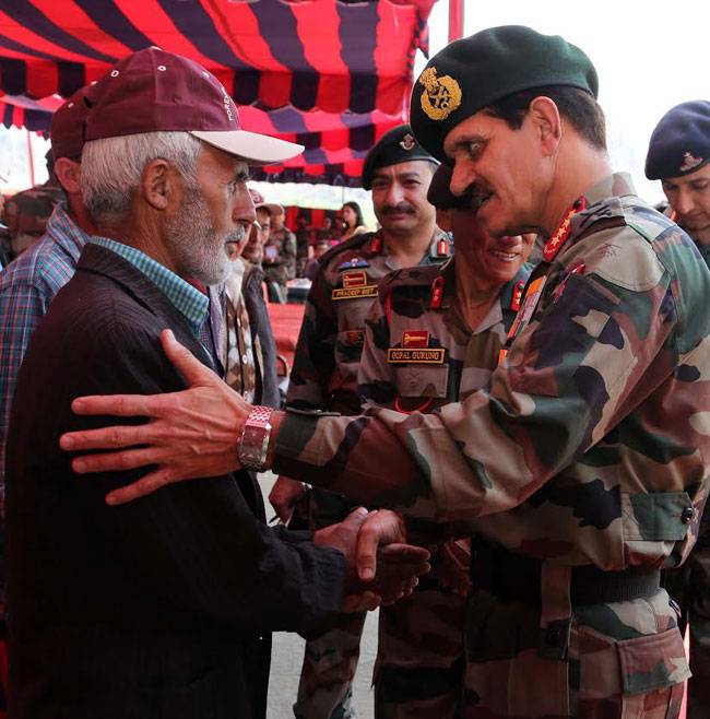 विजय दिवस: कारगिल में शहीदों को दी गई श्रद्धांजलि