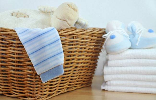 छोटे बच्चों को कपड़े पहनाते समय ध्यान देने वाली 6 बातें...