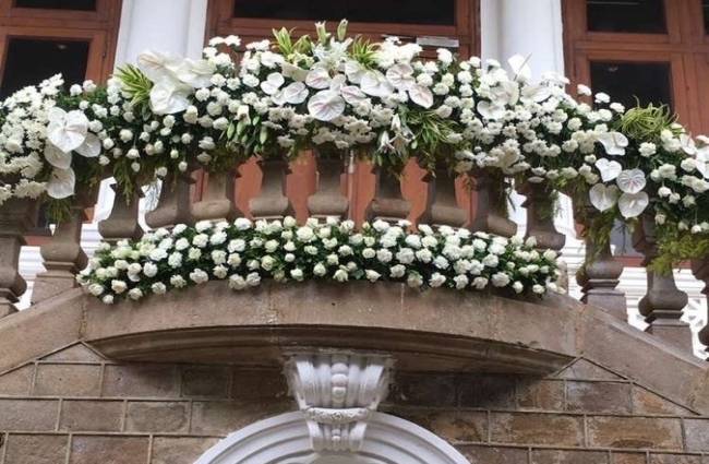 शाहरुख ने बेटे अबराम संग फैन्स को दी ईद की बधाई