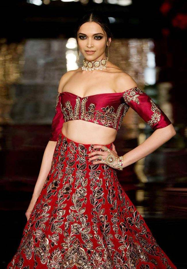 फवाद-दीपिका की जोड़ी ने रैंप पर बिखेरे जलवे...