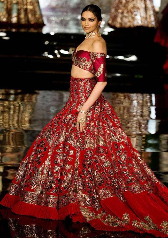 फवाद-दीपिका की जोड़ी ने रैंप पर बिखेरे जलवे...