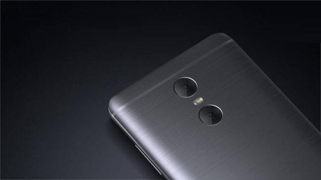 दो कैमरों के अलावा देखें और क्या है खास  Redmi Pro में...