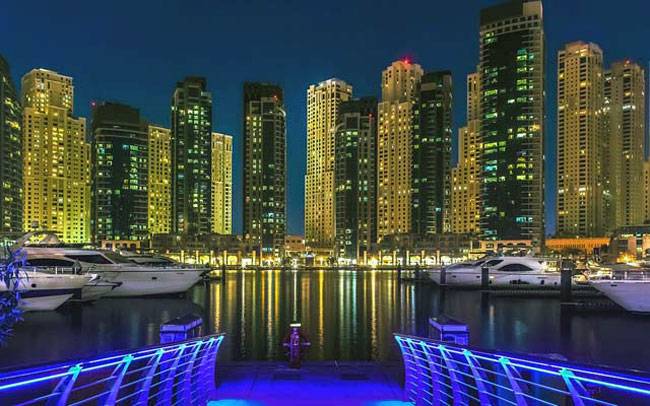 खूब पैसा कमाना है तो फटाफट सीखें ये भाषाएं...