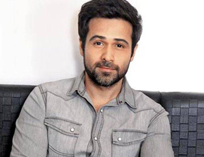 एक्टिंग के साथ-साथ राइटिंग में भी माहिर हैं ये बॉलीवुड स्टार्स